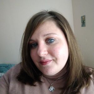 Meet your Posher, Nora